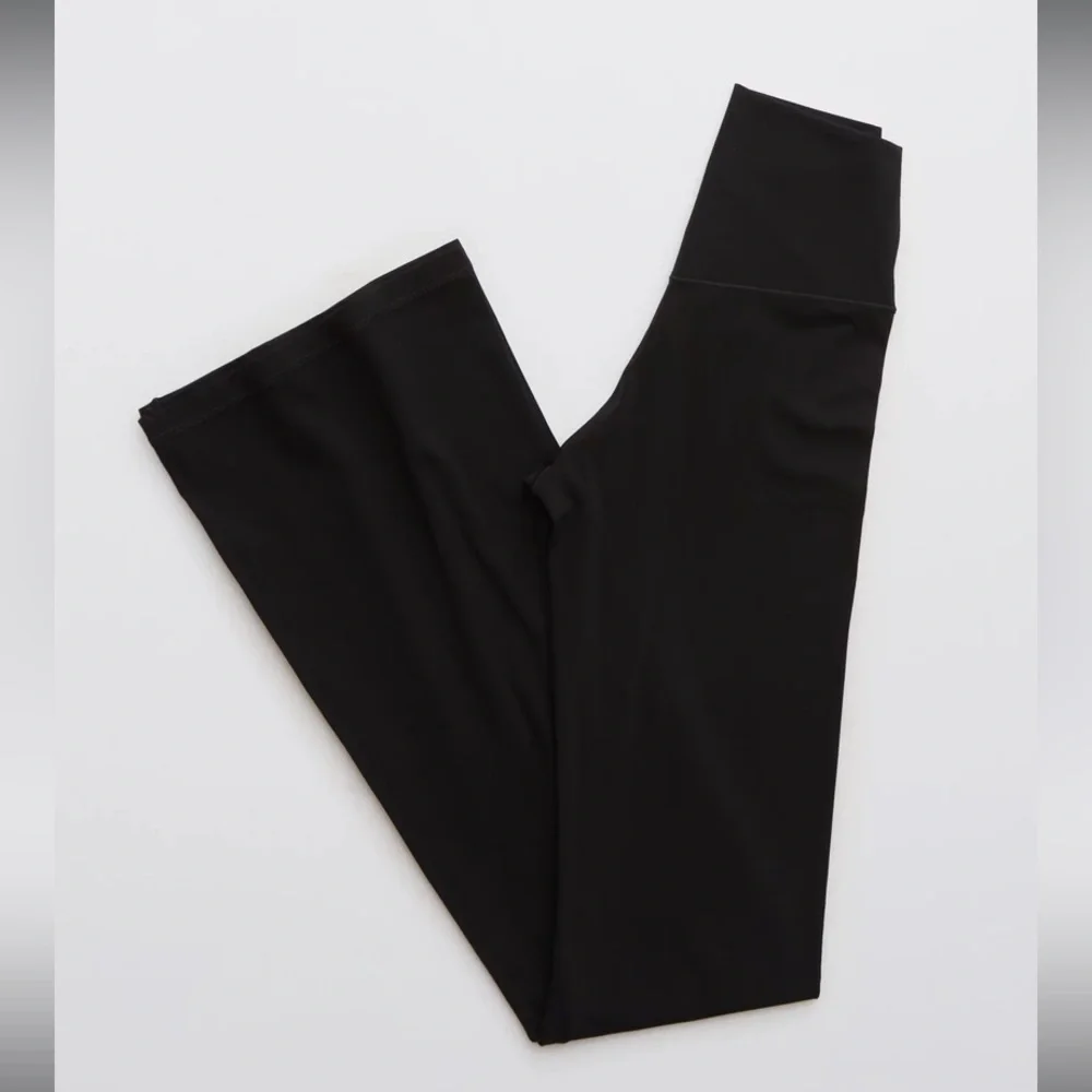 Aerie Black Crossover Flare Leggings - Picture 2 of 7